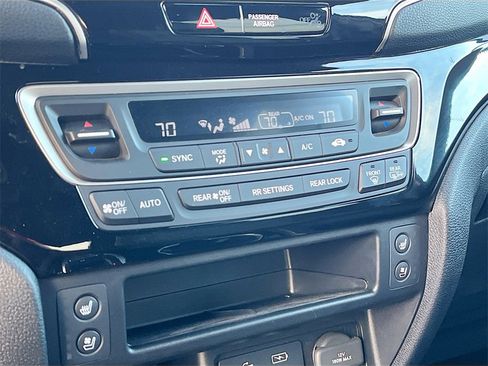 Used 2025 Honda Passport Black Edition image 16