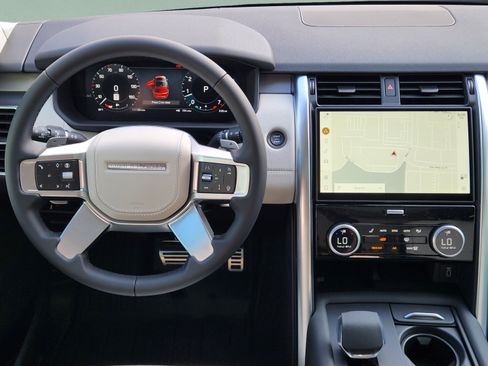 New 2026 Land Rover Discovery Limited Edition AWD/4WD image 23