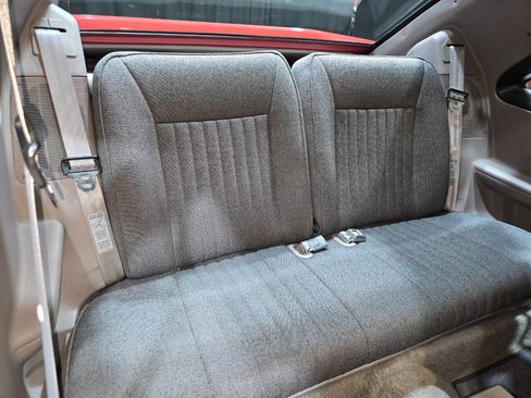 Used 1990 Ford Mustang LX image 16