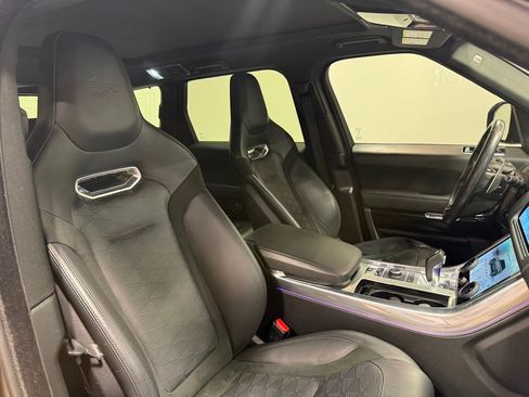 Used 2022 Land Rover Range Rover Sport SVR image 40