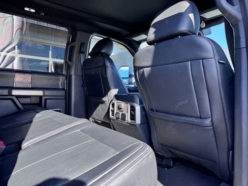 Used 2022 Ford F250 Lariat w/ Black Appearance Package image 8