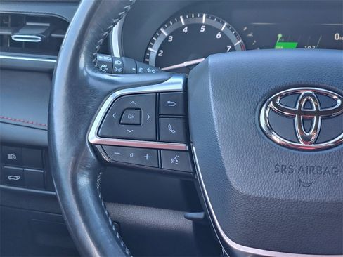 Used 2021 Toyota Highlander XSE image 27
