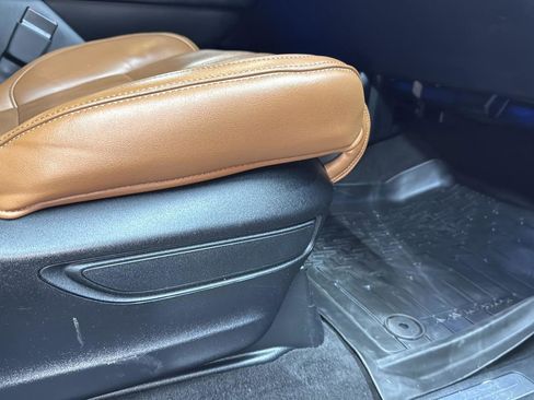 Used 2018 Lincoln Navigator Reserve w/ Technology Package image 25