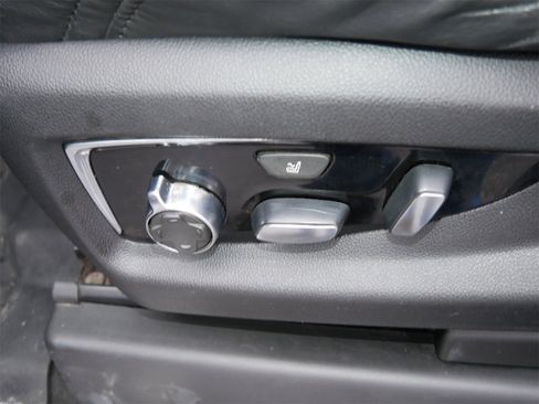 Used 2019 Cadillac Escalade ESV Platinum image 15