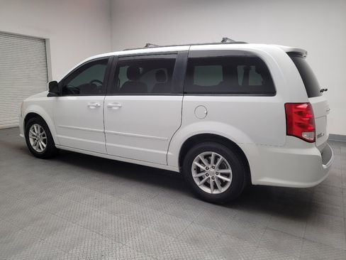 Used 2016 Dodge Grand Caravan SXT image 3