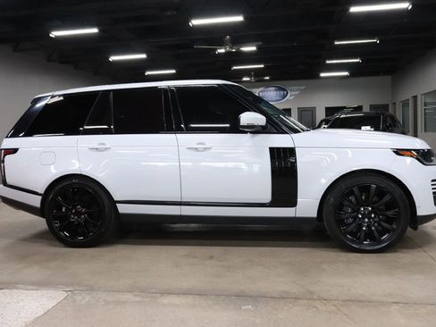 Used 2019 Land Rover Range Rover Supercharged image 6