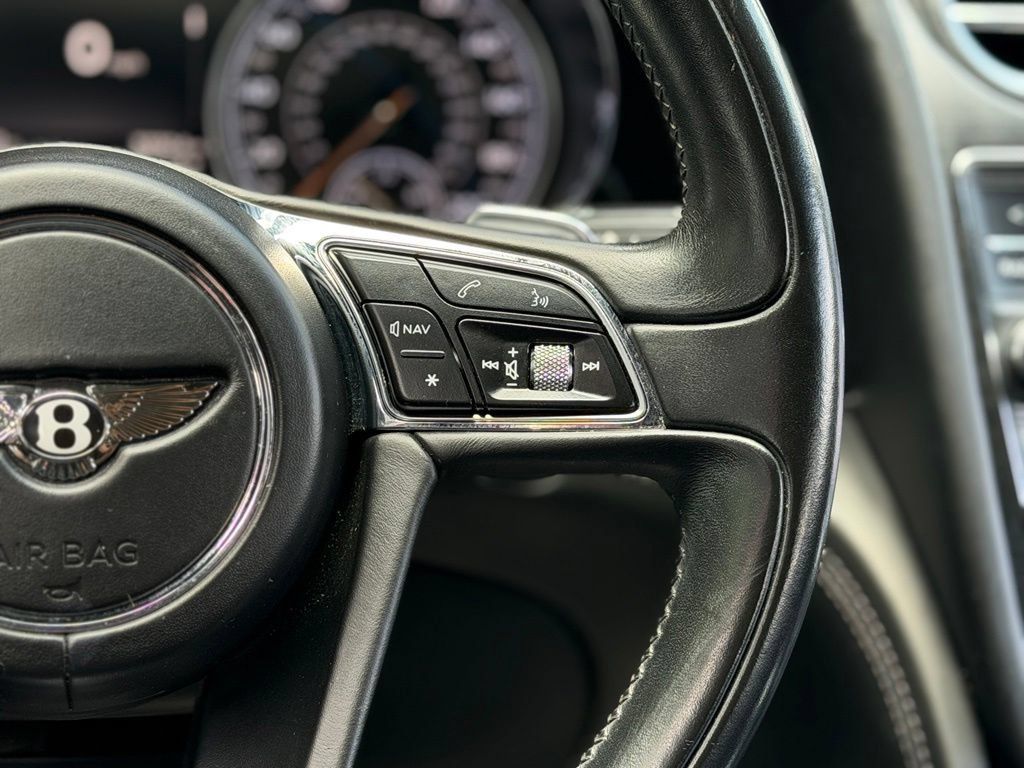 Used 2019 Bentley Bentayga AWD/4WD image 46