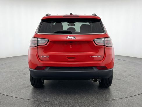 Used 2025 Jeep Compass Latitude AWD/4WD image 7