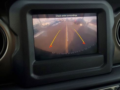 Used 2021 Jeep Wrangler Unlimited Sport image 22