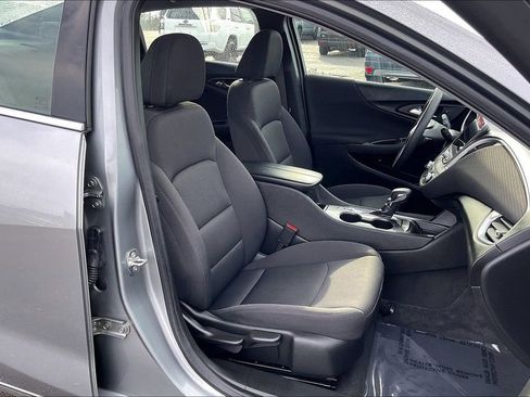 Used 2024 Chevrolet Malibu LT image 31