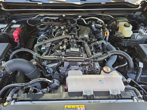 Used 2025 Toyota Tacoma TRD Sport AWD/4WD image 28