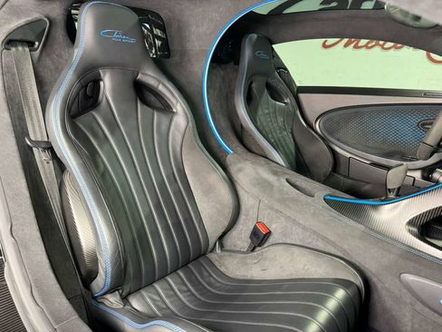 Used 2022 Bugatti Chiron Pur Sport image 11