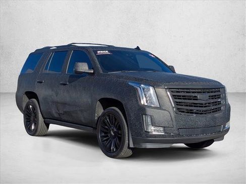 Used 2016 Cadillac Escalade Platinum image 3