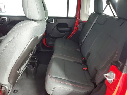 Used 2025 Jeep Wrangler Unlimited Rubicon AWD/4WD image 14