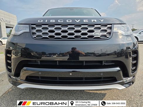 Used 2024 Land Rover Discovery Metropolitan Edition AWD/4WD image 25