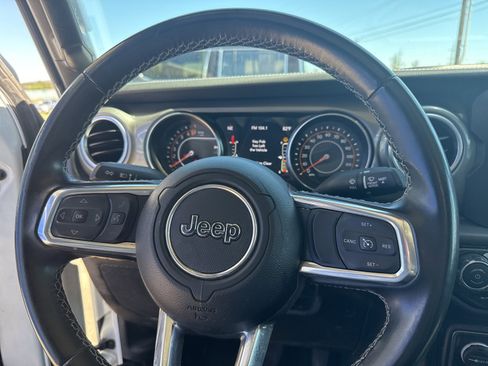 Used 2021 Jeep Gladiator Overland w/ Trailer Tow Package image 23