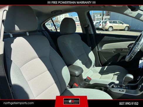 Used 2016 Chevrolet Cruze LT w/ Sun And Sound Package FWD image 17