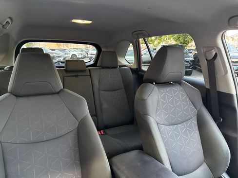 Used 2025 Toyota RAV4 XLE FWD image 34