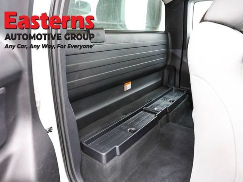 Used 2018 Toyota Tacoma SR RWD image 23