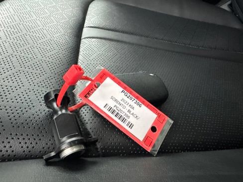 Certified 2023 Kia Sorento SX AWD/4WD image 31