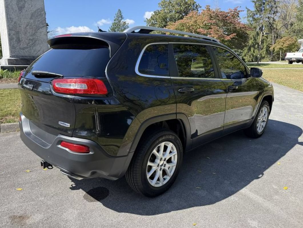 Used 2015 Jeep Cherokee Latitude w/ Cold Weather Group AWD/4WD image 7