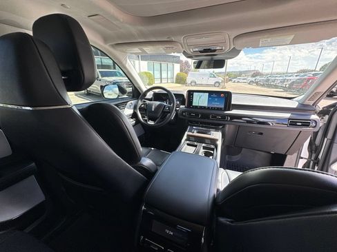 Used 2025 Lincoln Aviator Reserve w/ Luxury Package AWD/4WD image 33