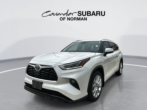 Used 2020 Toyota Highlander Limited AWD/4WD image 1