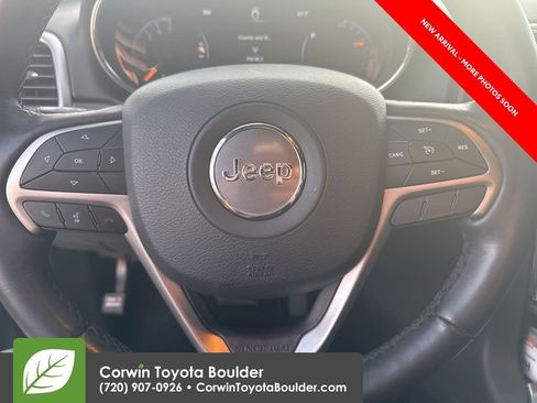 Used 2022 Jeep Grand Cherokee Laredo X image 10