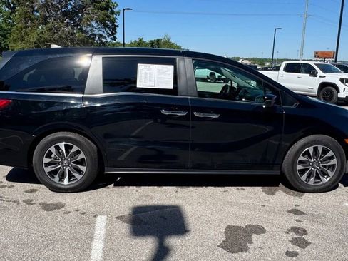 Used 2024 Honda Odyssey EX-L image 2