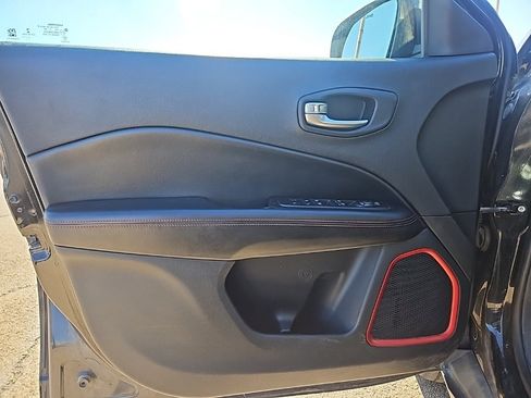 Used 2020 Jeep Compass Trailhawk image 13