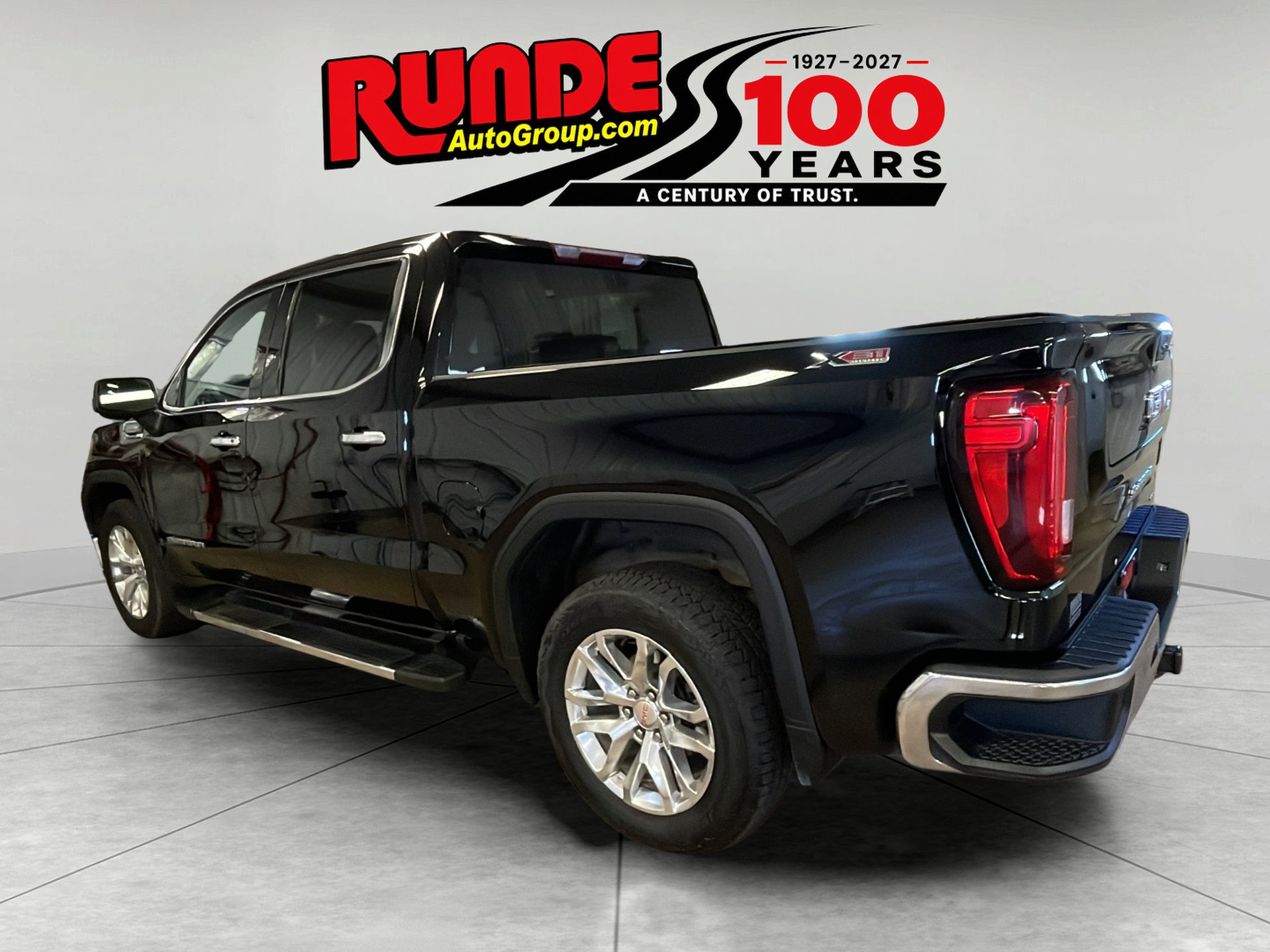 Used 2022 GMC Sierra 1500 SLT AWD/4WD image 3