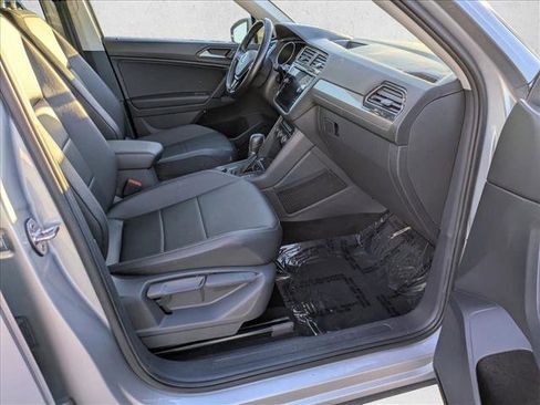 Used 2019 Volkswagen Tiguan SE image 21