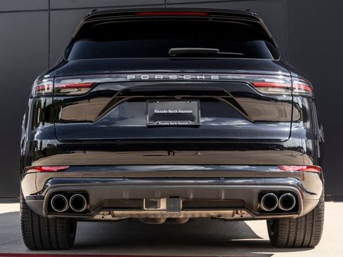 Certified 2021 Porsche Cayenne Turbo S AWD/4WD image 10