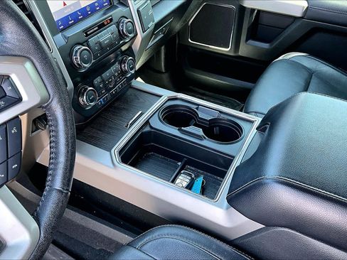 Used 2020 Ford F250 Lariat w/ Lariat Ultimate Package AWD/4WD image 17