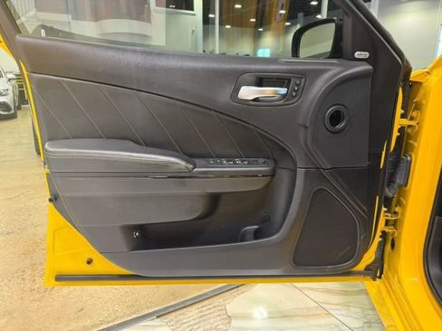 Used 2017 Dodge Charger R/T RWD image 17
