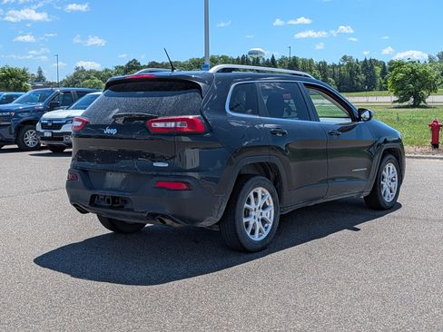 Used 2014 Jeep Cherokee Latitude w/ Cold Weather Group FWD image 4