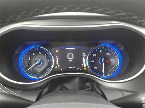 Used 2022 Chrysler Pacifica Touring-L image 19