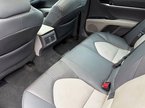 Used 2020 Toyota Camry XLE w/ Driver Assist Package image 9