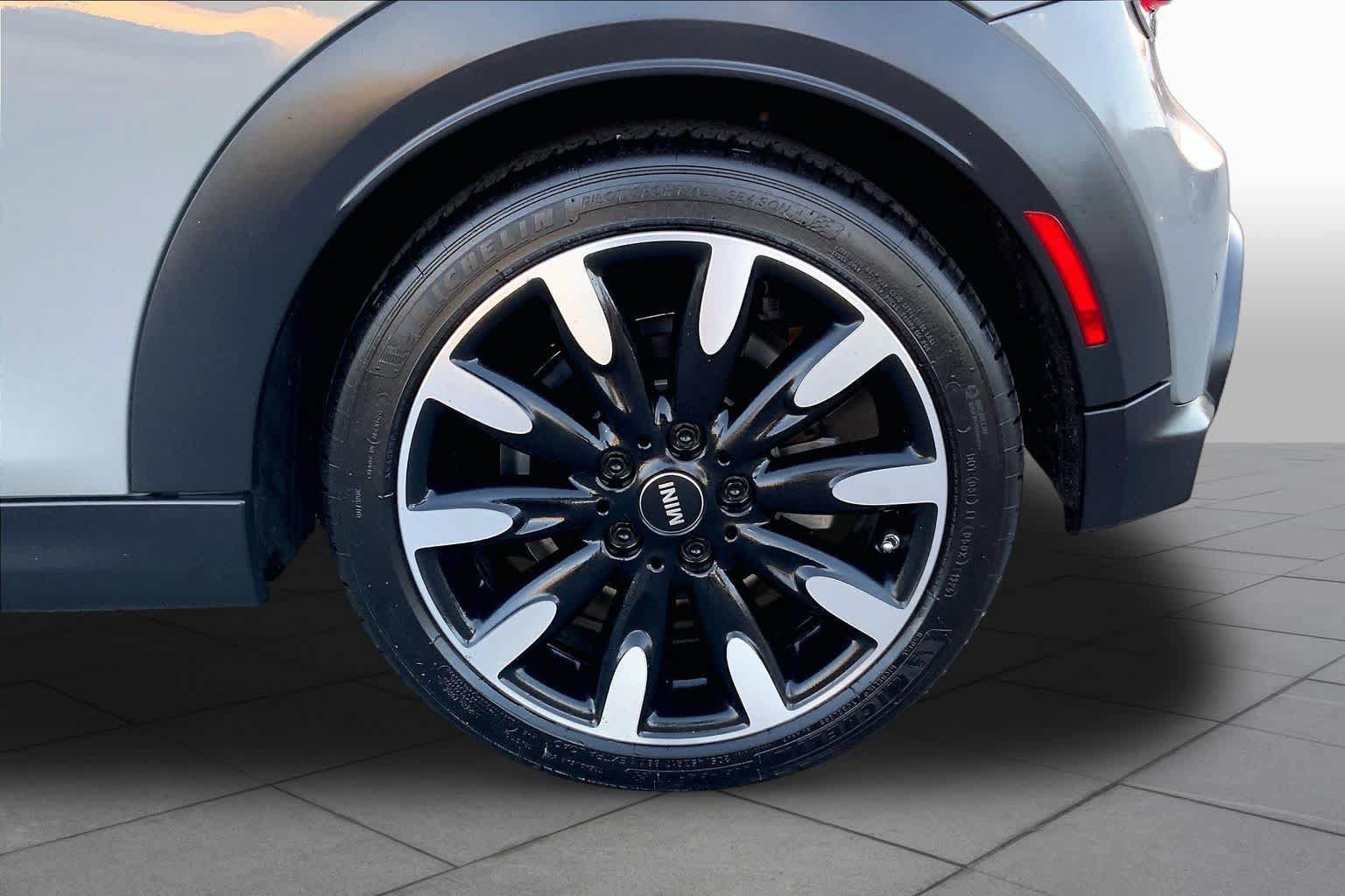 Used 2022 MINI Cooper S FWD image 9