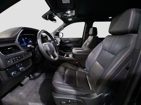 Used 2023 Chevrolet Suburban RST w/ Luxury Package image 15