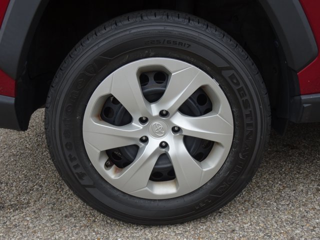 Used 2019 Toyota RAV4 LE w/ All Weather Liner Package AWD/4WD image 25