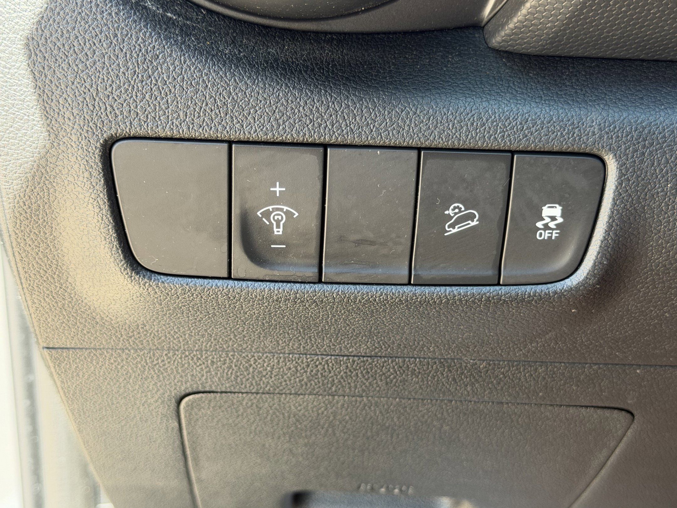 Used 2023 Hyundai Kona SEL AWD/4WD image 22