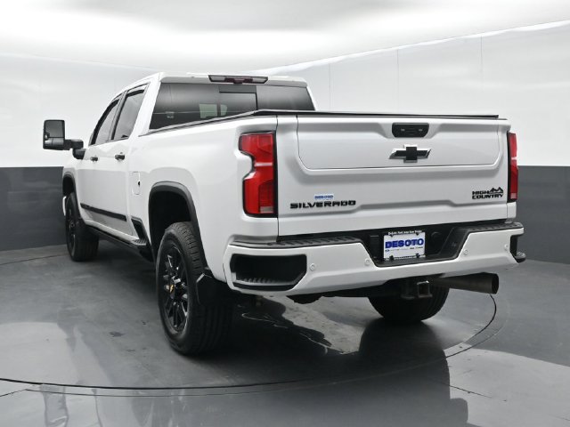 Used 2024 Chevrolet Silverado 3500 High Country w/ High Country Premium Package AWD/4WD image 4
