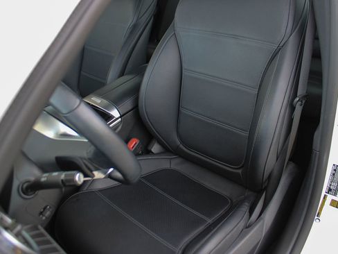 Used 2023 Mercedes-Benz C 300 Sedan image 13