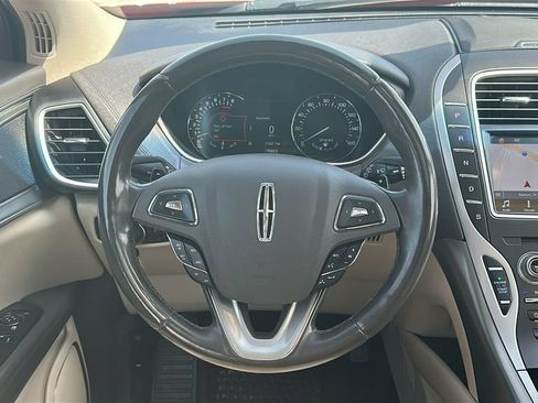 Used 2017 Lincoln MKX Reserve w/ Lincoln MKX Climate Package FWD image 25