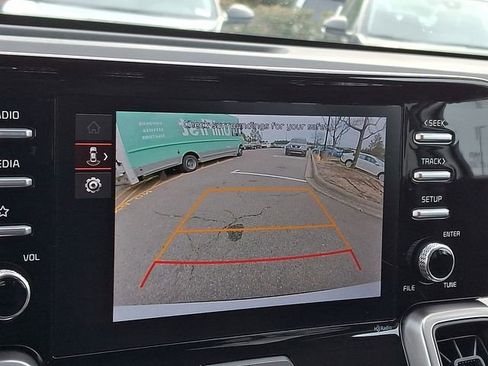 Used 2023 Kia Sorento LX image 18