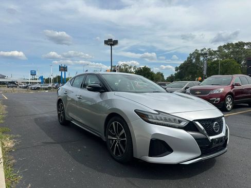 Used 2021 Nissan Maxima 3.5 SV w/ Floor Mat Group FWD image 3