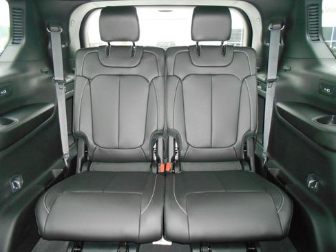 New 2025 Jeep Grand Cherokee L Limited w/ Trailer Tow Package image 8