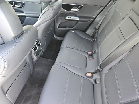 Certified 2025 Mercedes-Benz GLC 300 image 30