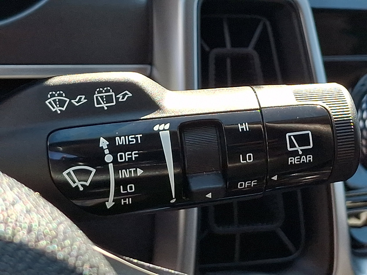 Used 2023 Kia Sorento LX FWD image 26